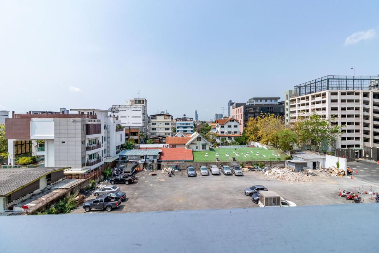 Living Naraa Place Бангкок Екстер'єр фото